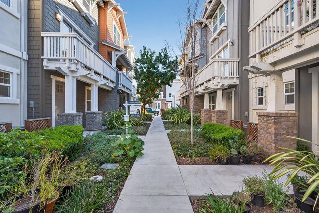 818 Gridley Terrace 4, Sunnyvale, CA 94085