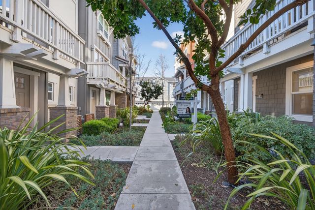 818 Gridley Terrace 4, Sunnyvale, CA 94085