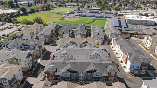 818 Gridley Terrace 4, Sunnyvale, CA 94085