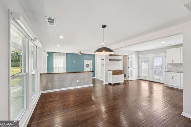 732 Earl Street SE, Marietta, GA 30067