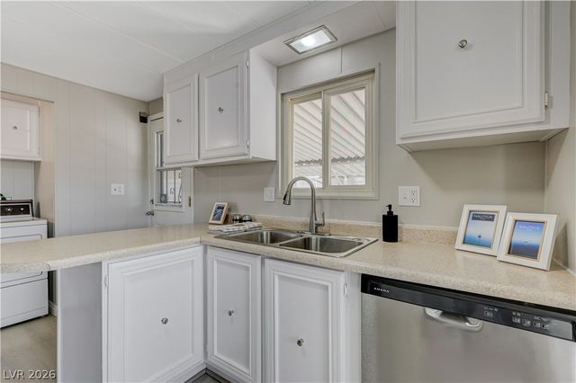 3652 Katmai Drive, Las Vegas, NV 89122