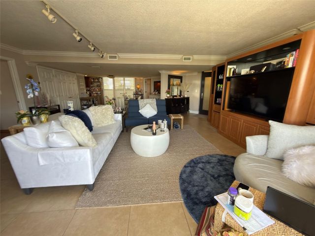 1167 Hillsboro Mile 308, Hillsboro Beach, FL 33062