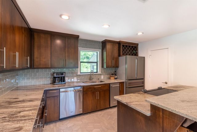 15807 N Peninsula, Whitehouse, TX 75791