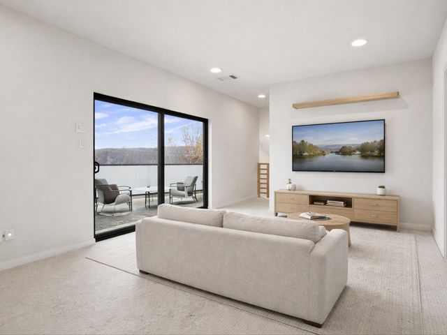 2802 Lee Street, Dallas, TX 75206