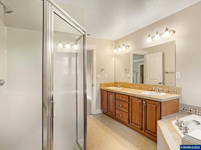 2638 Nautilus Av NW, Salem, OR 97304