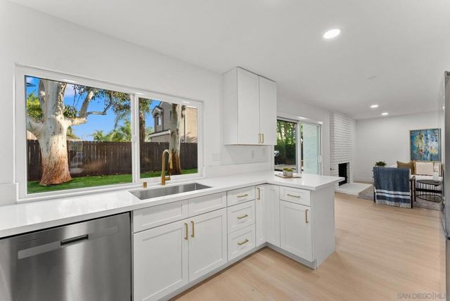 1215 Armstrong Circle, Escondido, CA 92027