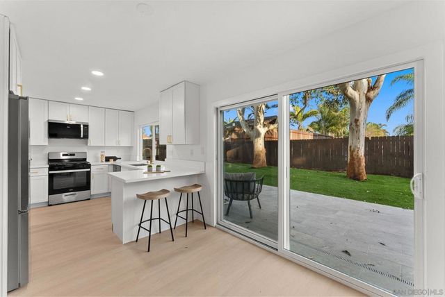 1215 Armstrong Circle, Escondido, CA 92027