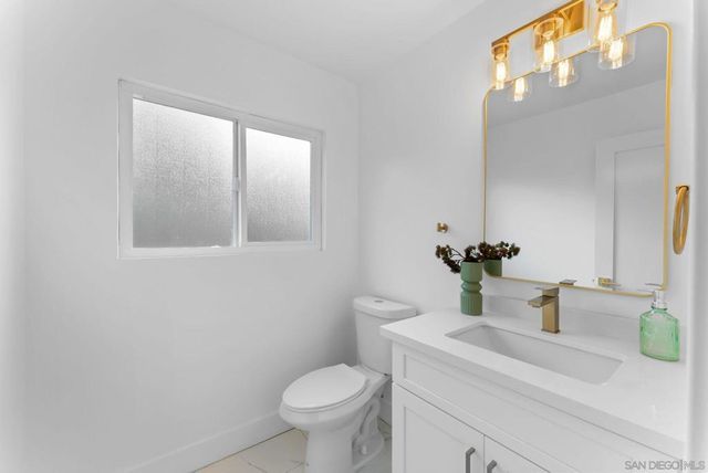 1215 Armstrong Circle, Escondido, CA 92027