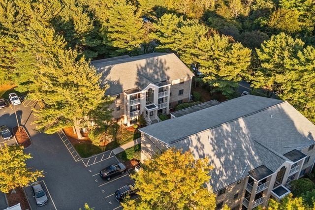 14 Bourbon St 25, Peabody, MA 01960