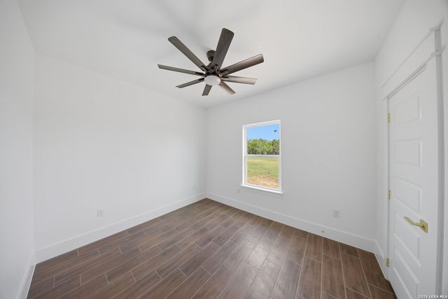 207 Hidden Ranch, Floresville, TX 78114
