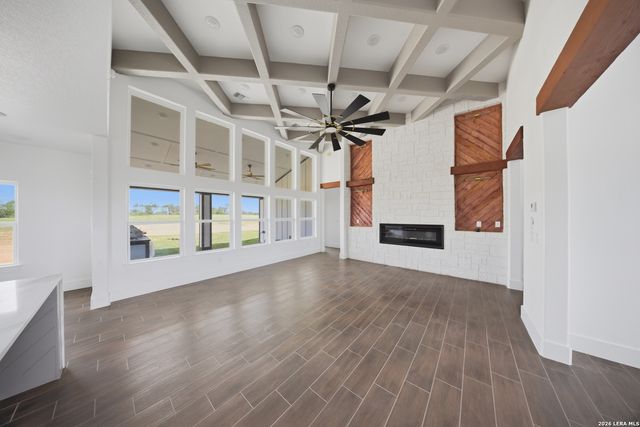 207 Hidden Ranch, Floresville, TX 78114