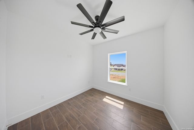 207 Hidden Ranch, Floresville, TX 78114