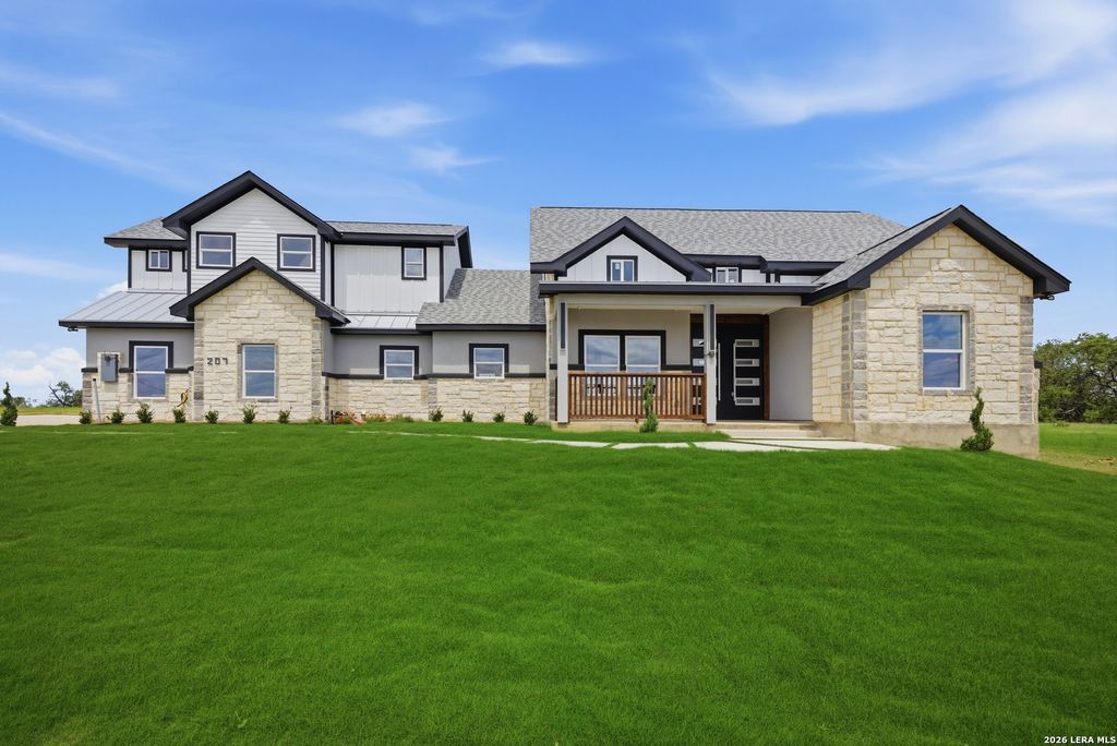 207 Hidden Ranch, Floresville, TX 78114