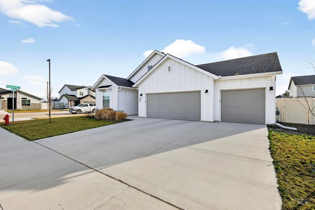 404 Chalcedony, Caldwell, ID 83605