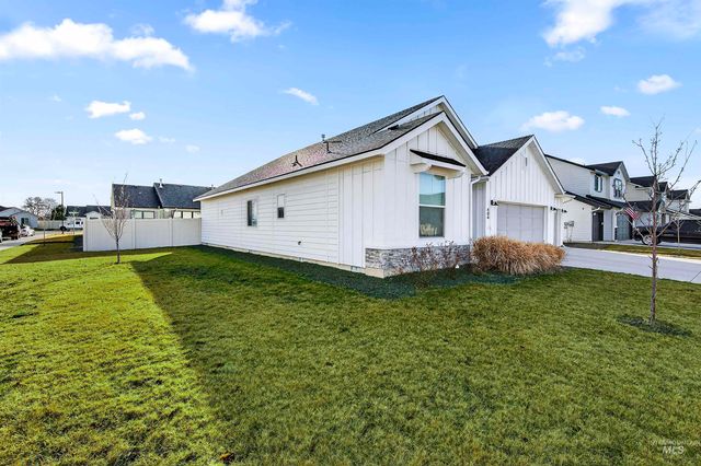 404 Chalcedony, Caldwell, ID 83605