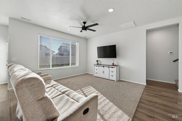 404 Chalcedony, Caldwell, ID 83605