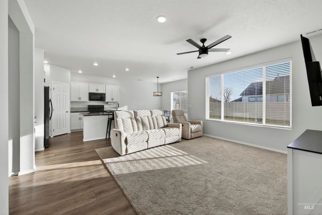 404 Chalcedony, Caldwell, ID 83605