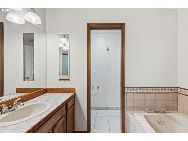 9704 Ne 32ND Ave, Vancouver, WA 98665