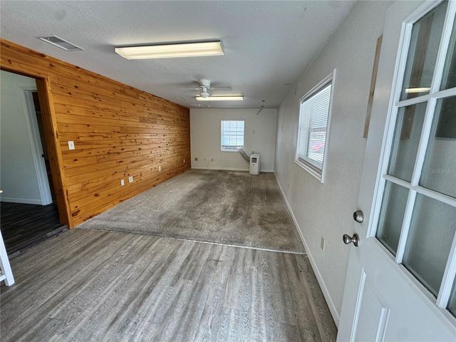 306 N IONA AVENUE, Fruitland Park, FL 34731