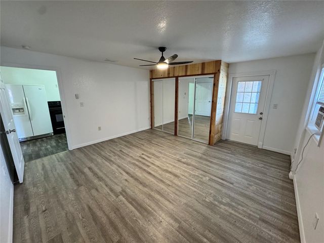 306 N IONA AVENUE, Fruitland Park, FL 34731