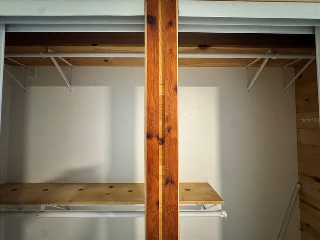 306 N IONA AVENUE, Fruitland Park, FL 34731