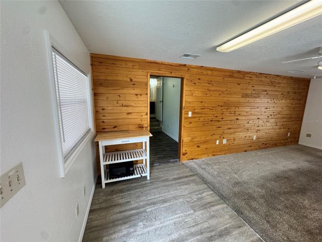 306 N IONA AVENUE, Fruitland Park, FL 34731