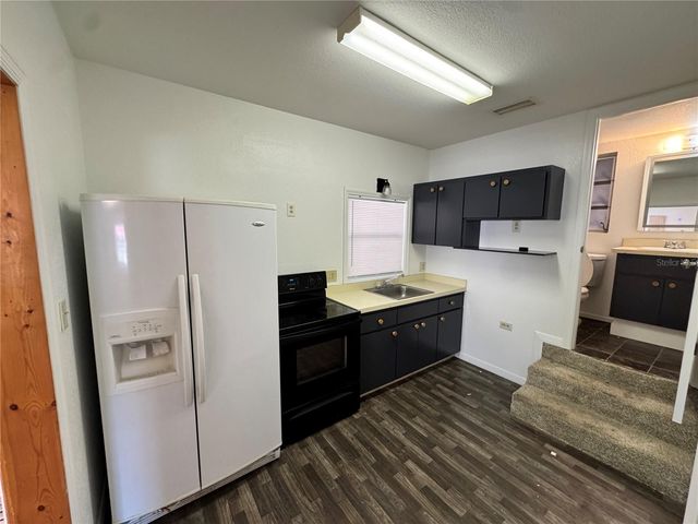 306 N IONA AVENUE, Fruitland Park, FL 34731