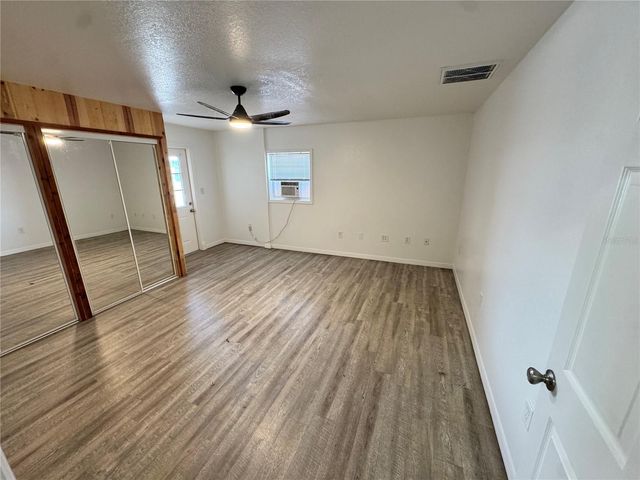 306 N IONA AVENUE, Fruitland Park, FL 34731