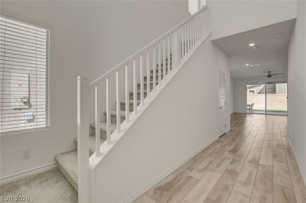 8866 Mountain Lion Avenue, Las Vegas, NV 89166 — photo 4