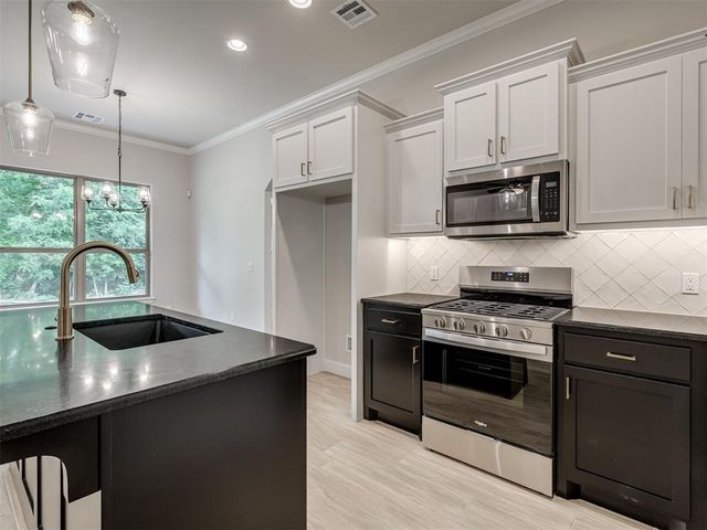 7516 Three Woods Lane, Yukon, OK 73099