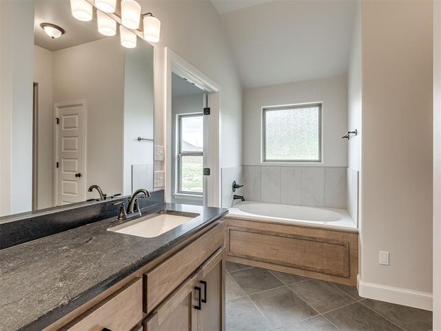 7516 Three Woods Lane, Yukon, OK 73099