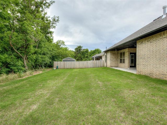 7516 Three Woods Lane, Yukon, OK 73099