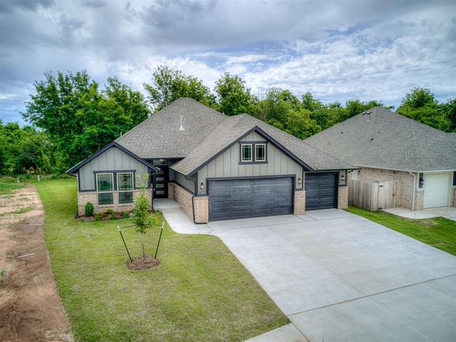 7516 Three Woods Lane, Yukon, OK 73099