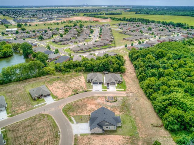 7516 Three Woods Lane, Yukon, OK 73099