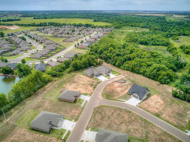 7516 Three Woods Lane, Yukon, OK 73099