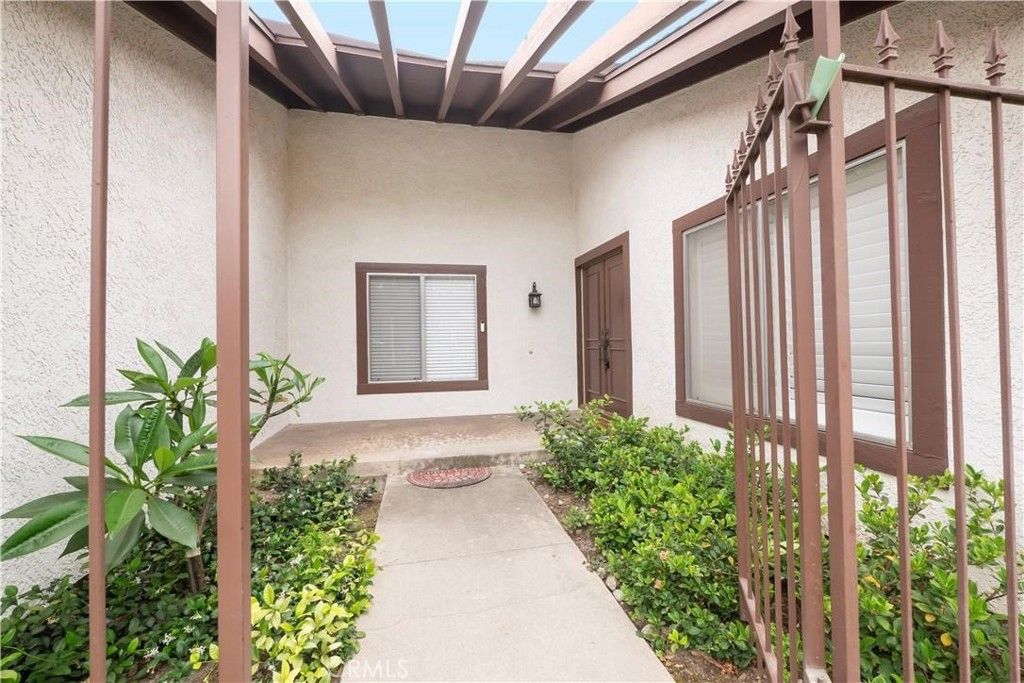 Image 11 of property listing at 946 Coronado, Upland, CA 91786