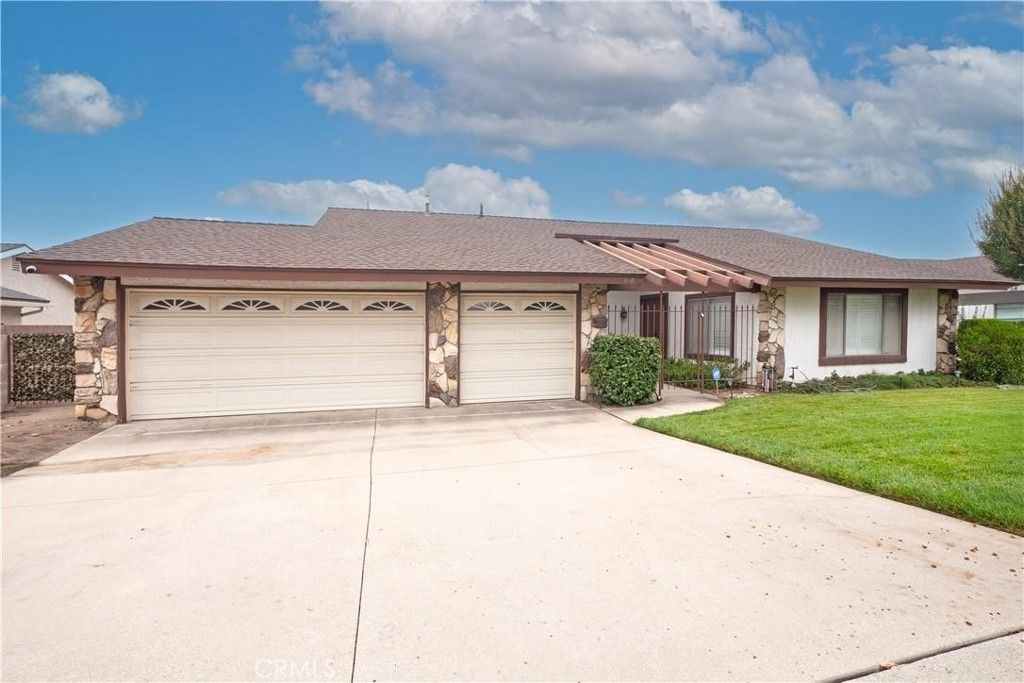 Image 2 of property listing at 946 Coronado, Upland, CA 91786