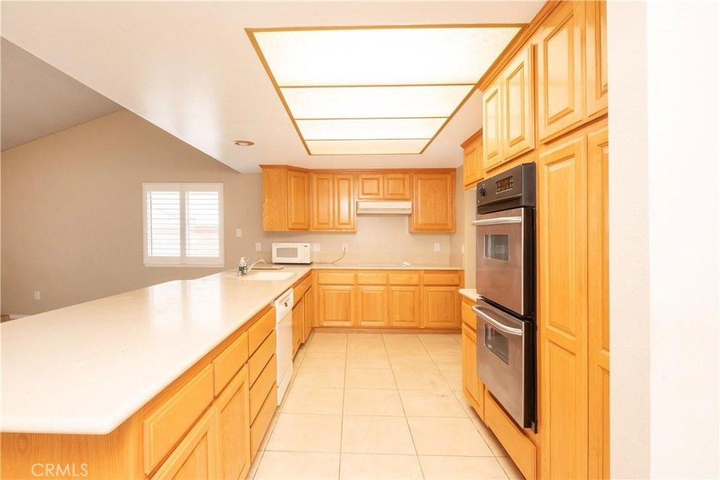 Image 22 of property listing at 946 Coronado, Upland, CA 91786