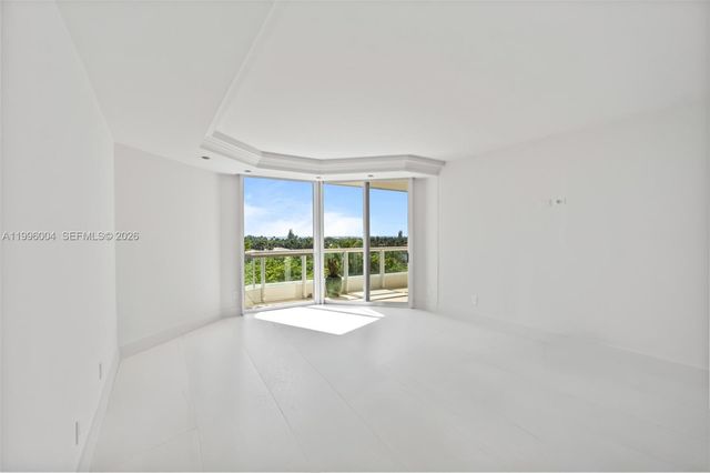 21150 Point Pl 701, Aventura, FL 33180
