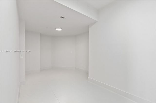 21150 Point Pl 701, Aventura, FL 33180