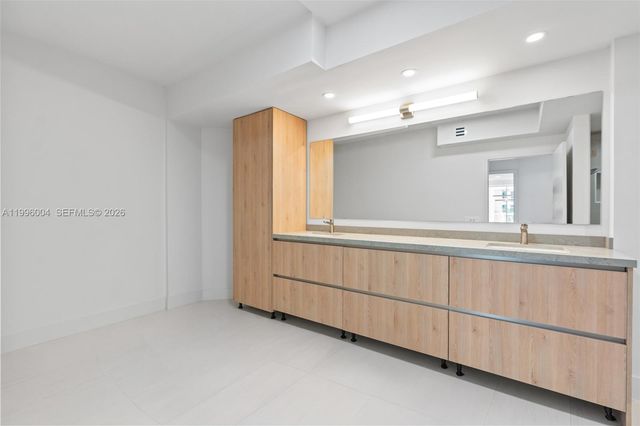 21150 Point Pl 701, Aventura, FL 33180