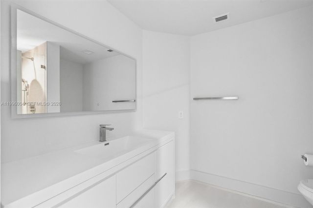 21150 Point Pl 701, Aventura, FL 33180