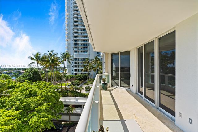 21150 Point Pl 701, Aventura, FL 33180
