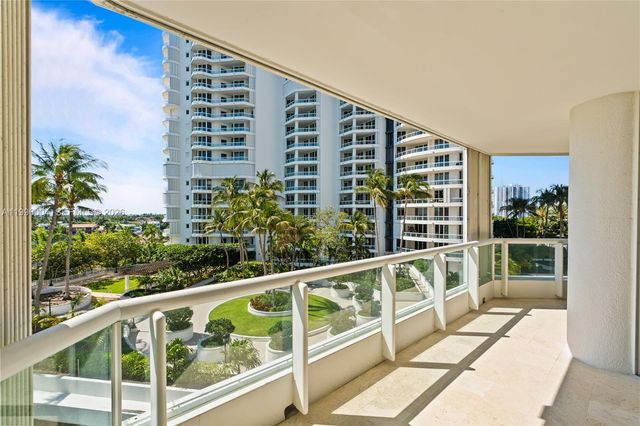 21150 Point Pl 701, Aventura, FL 33180