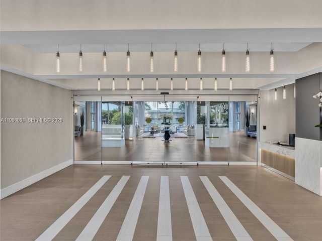 21150 Point Pl 701, Aventura, FL 33180