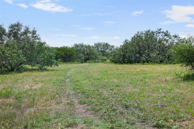 13041 Seydler Road, Weimar, TX 78962