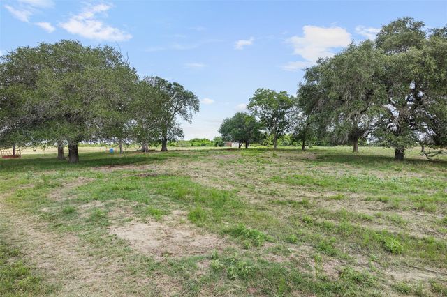 13041 Seydler Road, Weimar, TX 78962