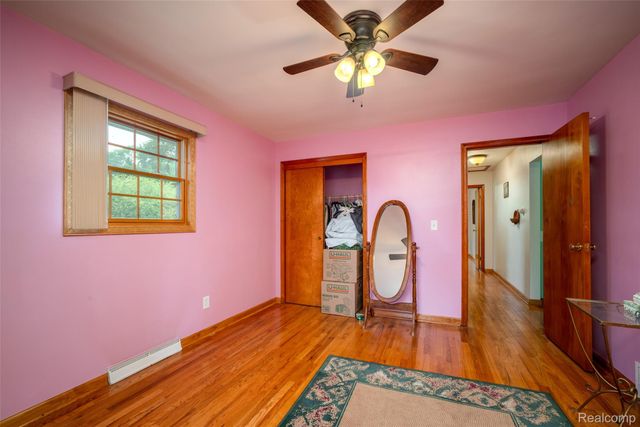 206 Coleman Drive, Waterford Charter Township, MI 48328