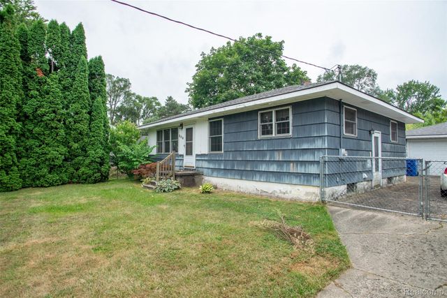 206 Coleman Drive, Waterford Charter Township, MI 48328