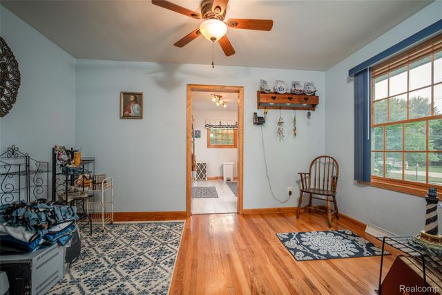 206 Coleman Drive, Waterford Charter Township, MI 48328